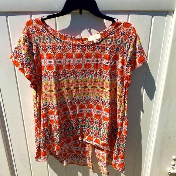 Cynthia Rowley Plus Size high low top with free bracelet! - Picture 1 of 8